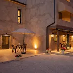 Marichi Panzió 4*