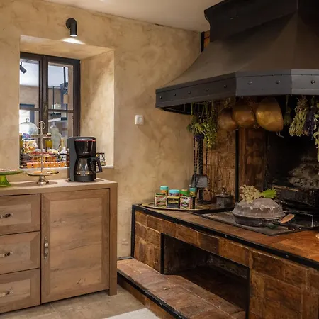 Couette-café Marichi 4*