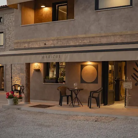 Couette-café Marichi 4*