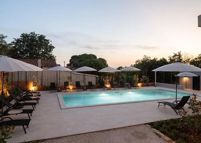 Couette-café Marichi 4*